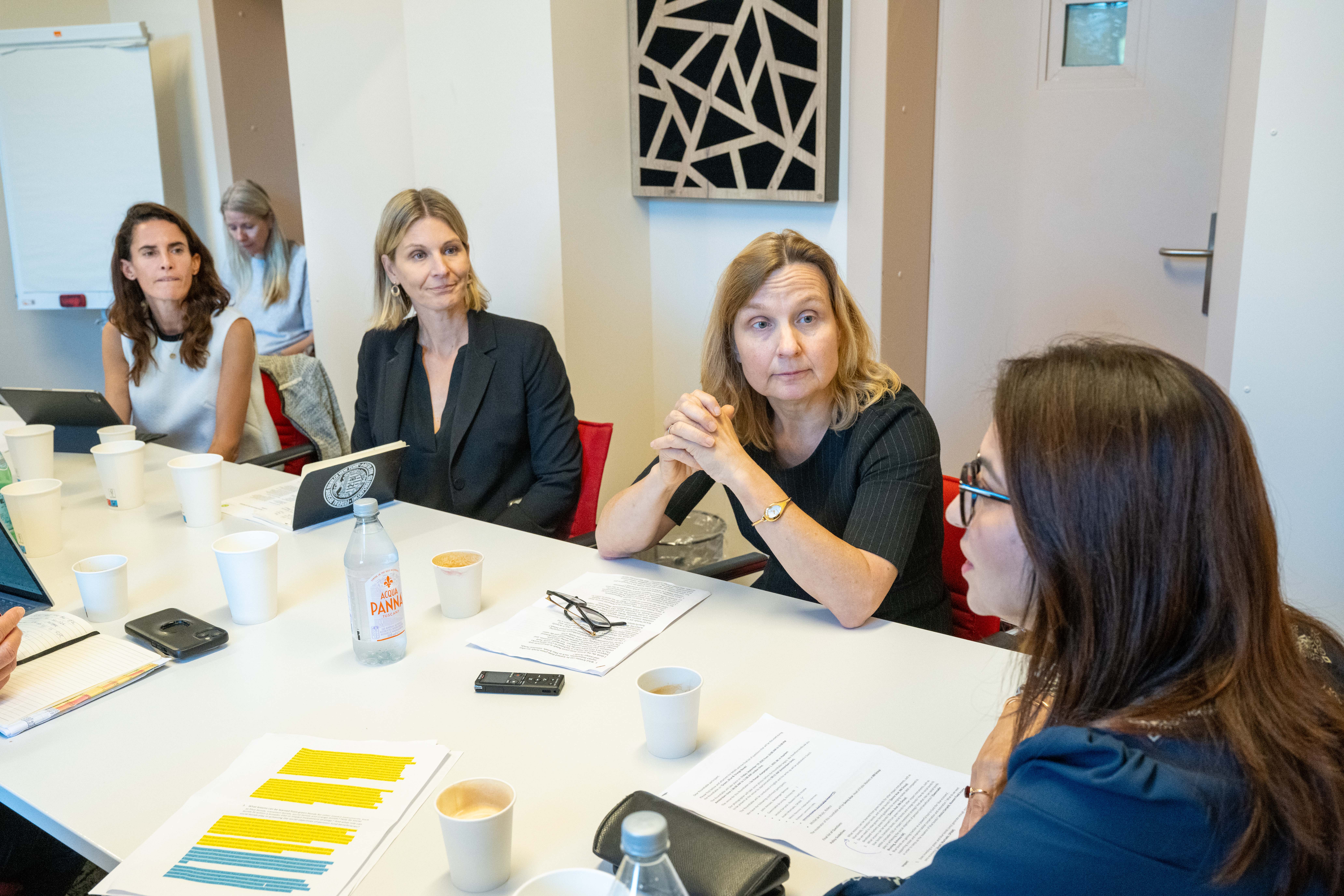 19 september 2025
Financial Investigator Ronde Tafel interview "Green, Blue & Orange Bonds" in de Koepel in Haarlem.
Archiefnummers CSF250158 en CSF250159